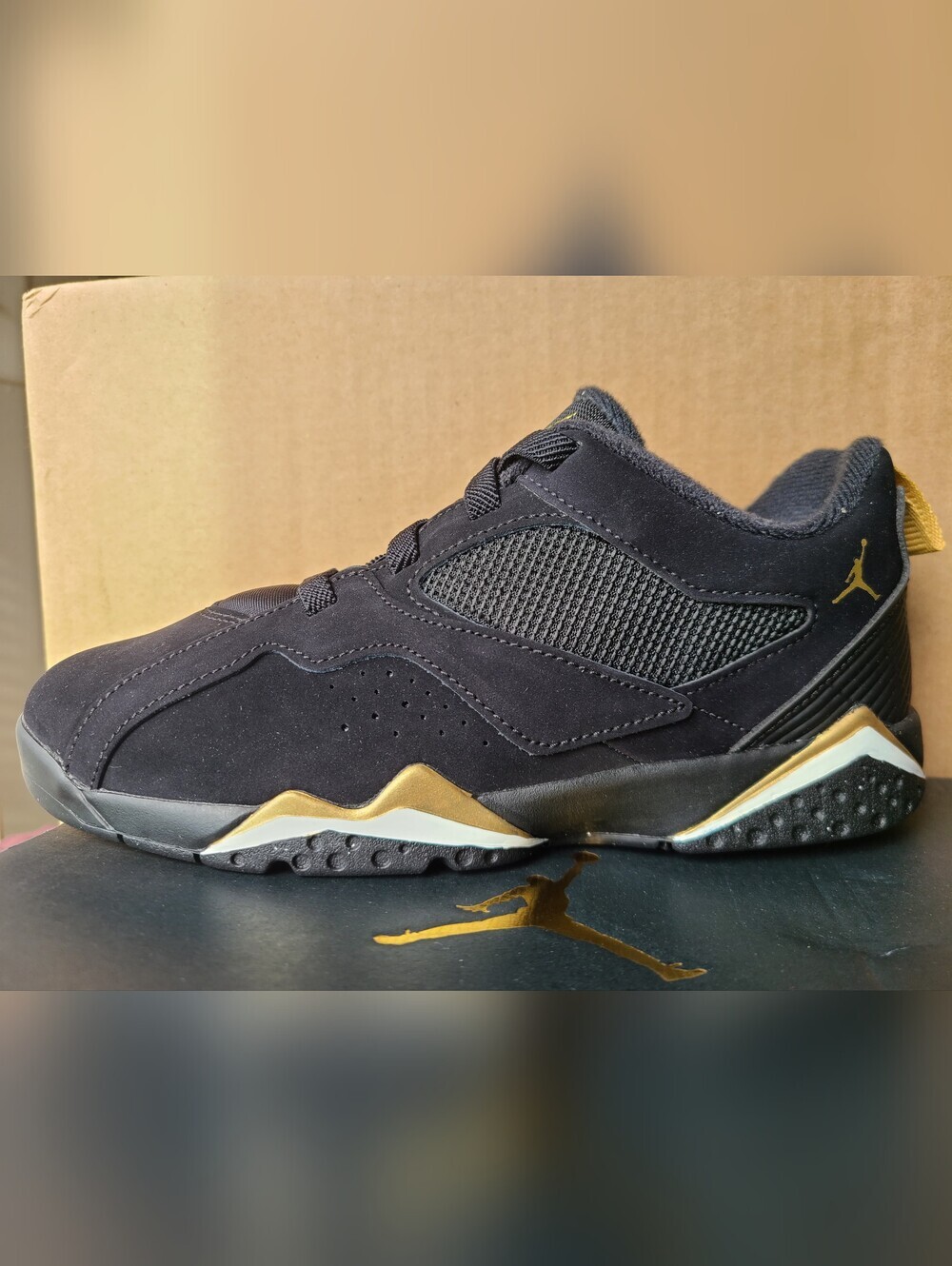 Jordan MVP 92 Size 3 Youth new with box